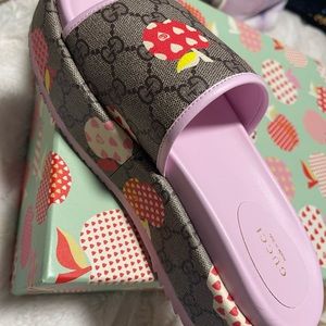 Authentic gucci bag , sandals and scarf